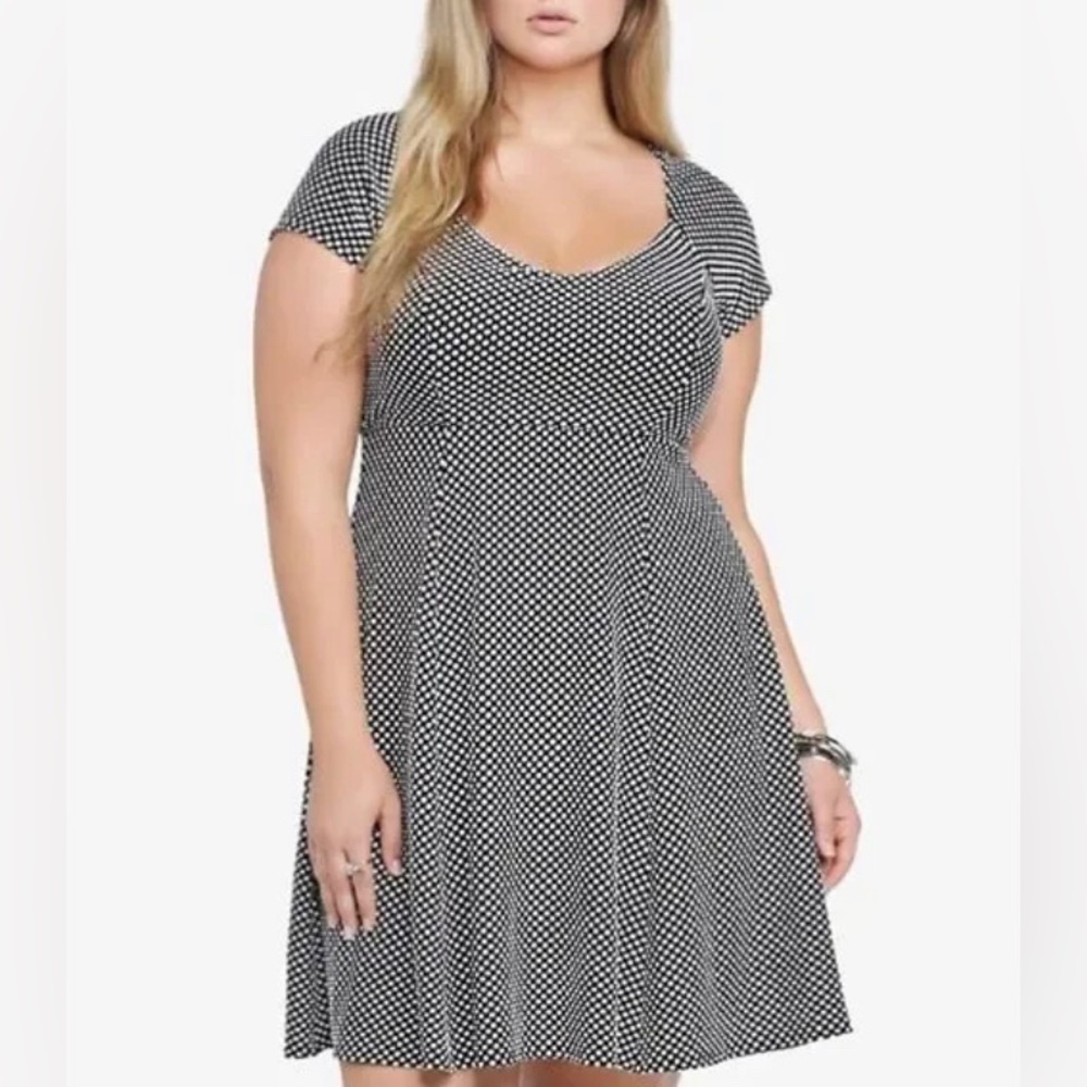 NWT Black and White Polka Dot Torrid Dress 1x